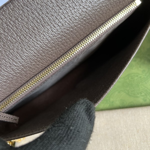  Handbag  Gucci 621892 size 19*10*4 cm