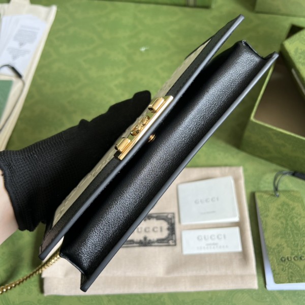 Handbag  Gucci 676155 size  19*10*4  cm