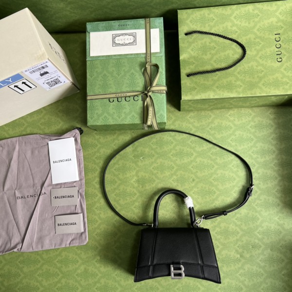  Handbag  Gucci 5935461 size 23*15*10 cm