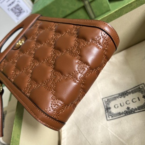  Handbag  Gucci 723776 size 14*23*4.5 cm