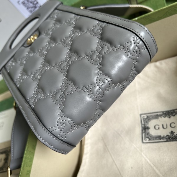  Handbag  Gucci 723776 size  14*23*4.5 cm