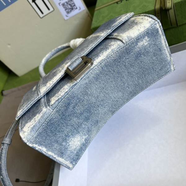  Handbag  Gucci 593546 size  23*15*10 cm