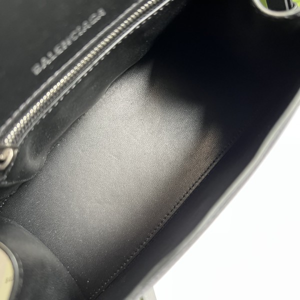  Handbag  Gucci 5935461 size 23*15*10 cm