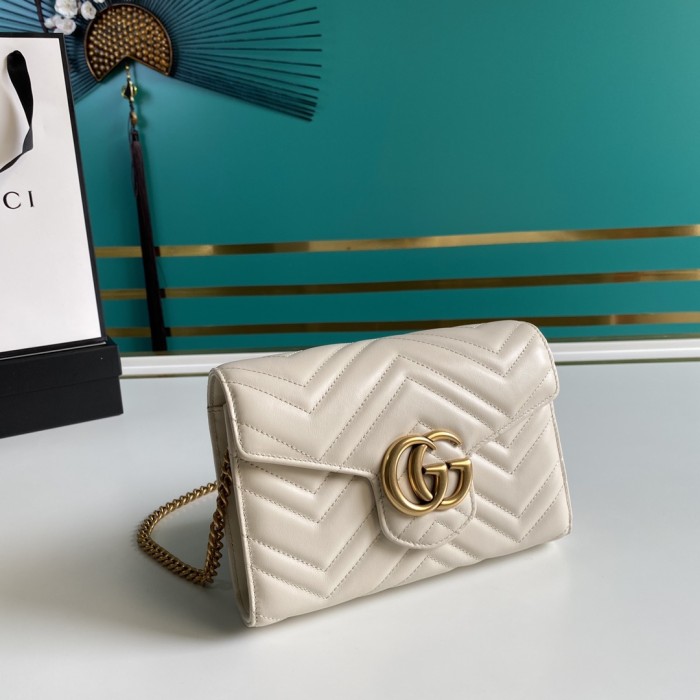  Handbag  Gucci  474575 size  20*13*6  cm