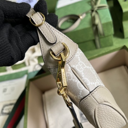  Handbag  Gucci 685127 size 19 x 13x 3 cm