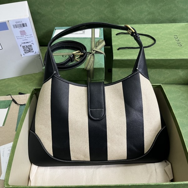  Handbag  Gucci 726274  size 39*38*2  cm