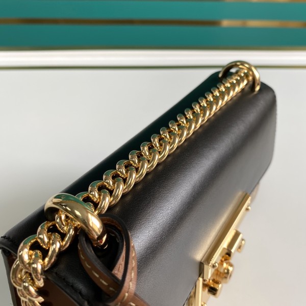  Handbag   Gucci 409487  size  20*12.5*8  cm