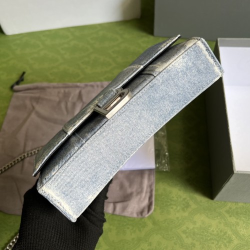  Handbag  Gucci 656050 size  19*12*5 cm