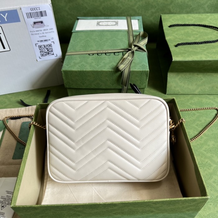  Handbag  Gucci 699758  size  22.5*15.5*4  cm