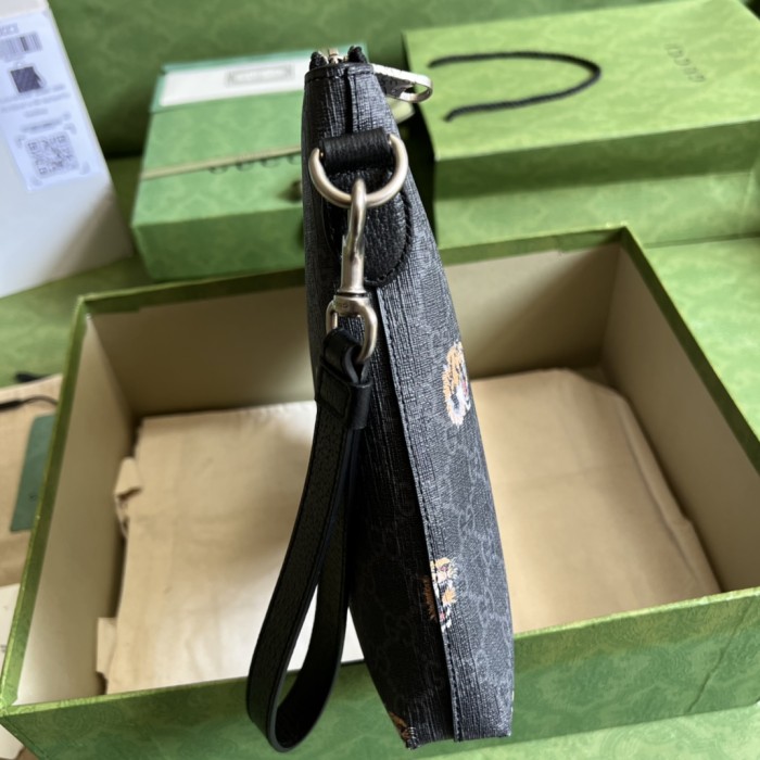  Handbag  Gucci 709057 size 30*23*3.5 cm