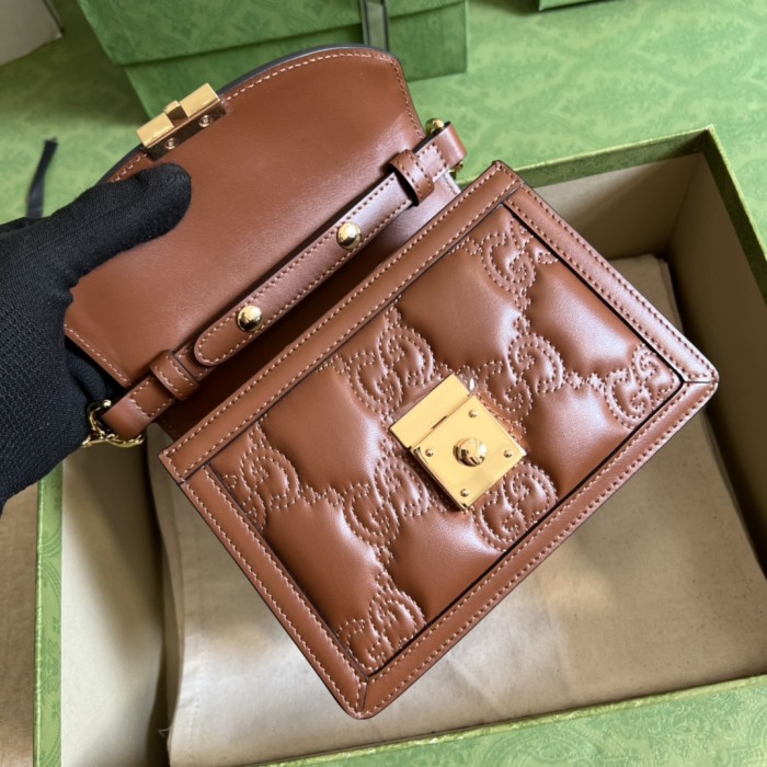  Handbag  Gucci 724499 size  18*13*6.5  cm