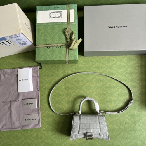  Handbag  Gucci 5928331 size  19*13*8 cm