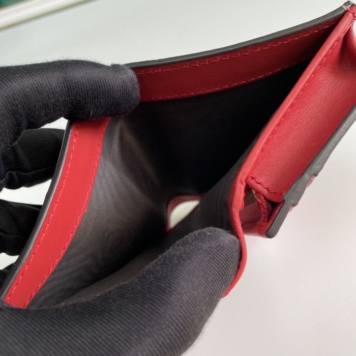  Handbag  Gucci 476050 size  11*8*3  cm