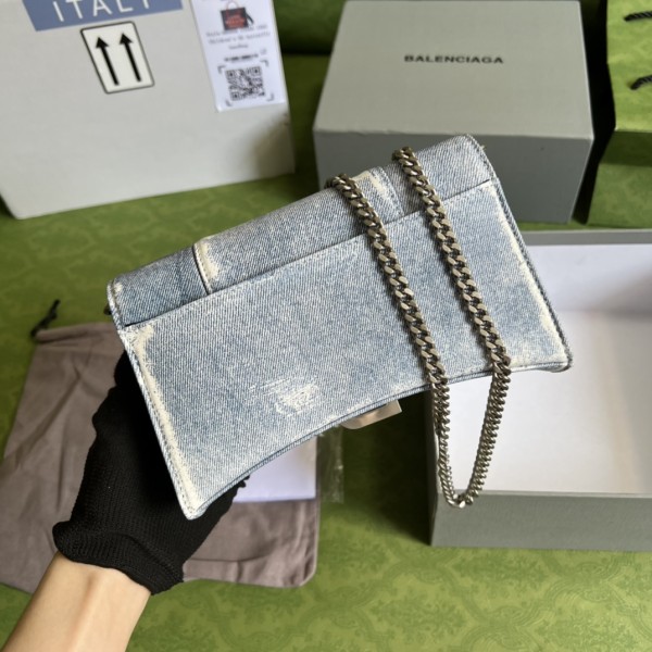  Handbag  Gucci 656050 size  19*12*5 cm