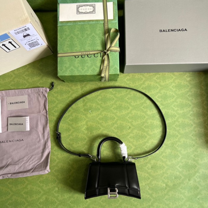  Handbag  Gucci 5928331 size  19*13*8 cm