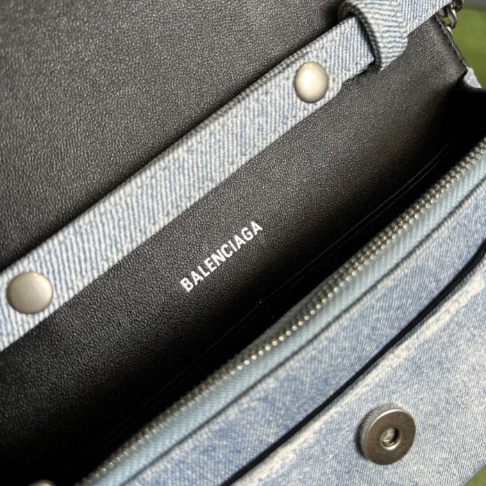  Handbag  Gucci 656050 size  19*12*5 cm