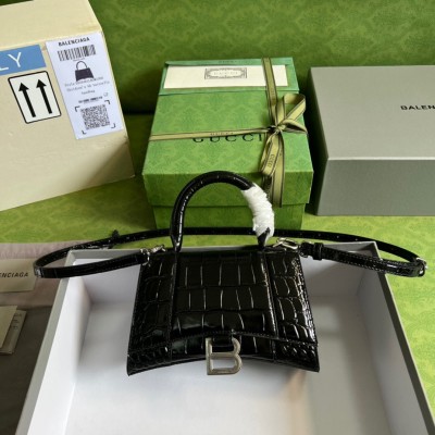  Handbag  Gucci 5928331 size 19*13*8 cm