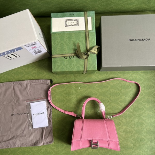  Handbag  Gucci 593546  size 23*15*10 cm