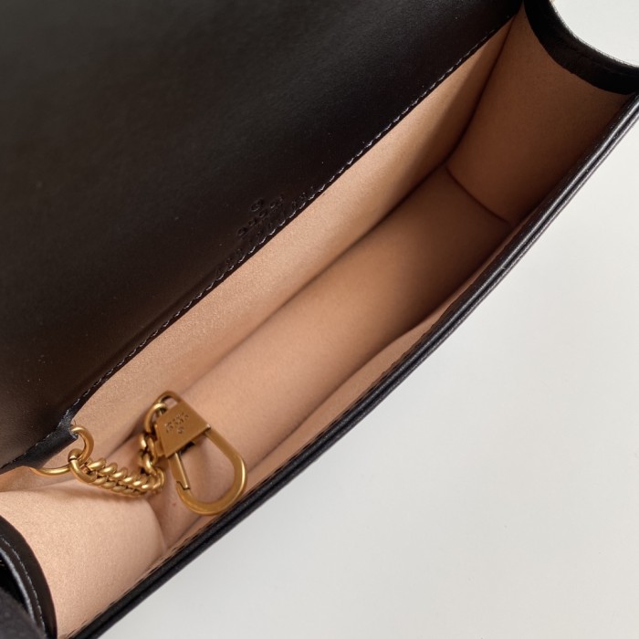  Handbag   Gucci  488426  size 18*10.5*4.5  cm