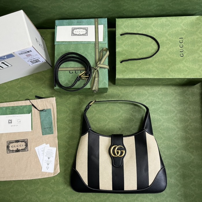  Handbag  Gucci 726274  size 39*38*2  cm