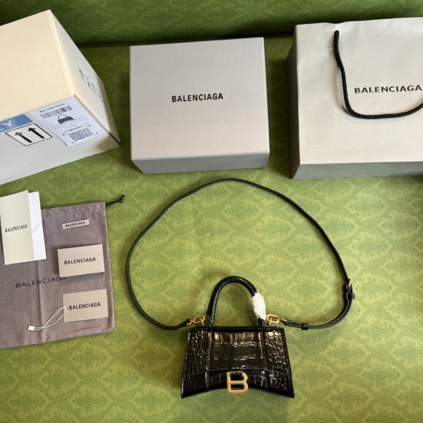  Handbag  Gucci 5928331 size  19*13*8 cm