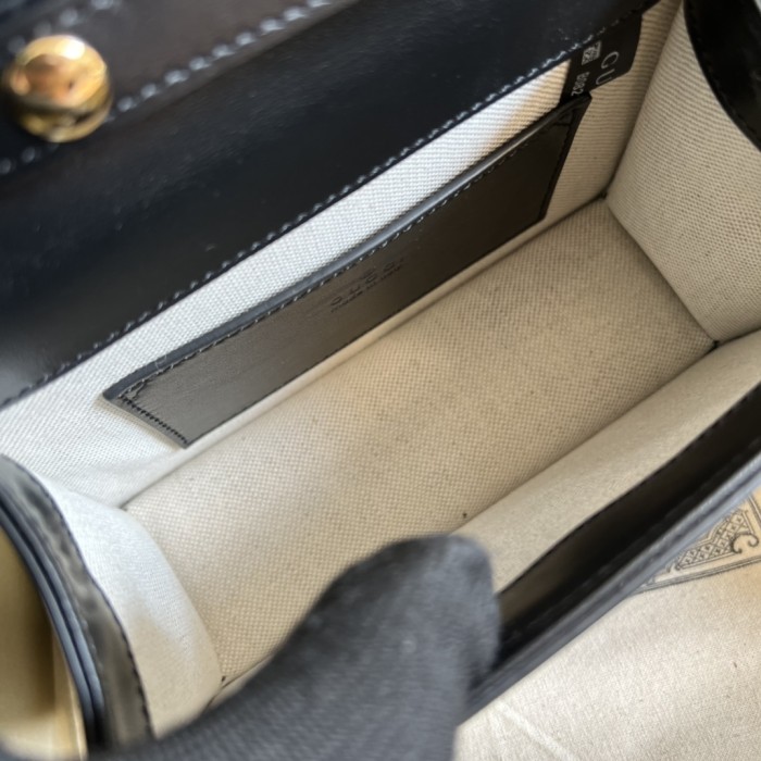  Handbag  Gucci 724499 size 18*13*6.5 cm