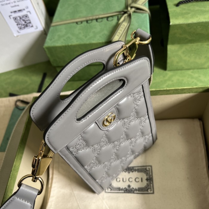  Handbag  Gucci 723776 size  14*23*4.5 cm