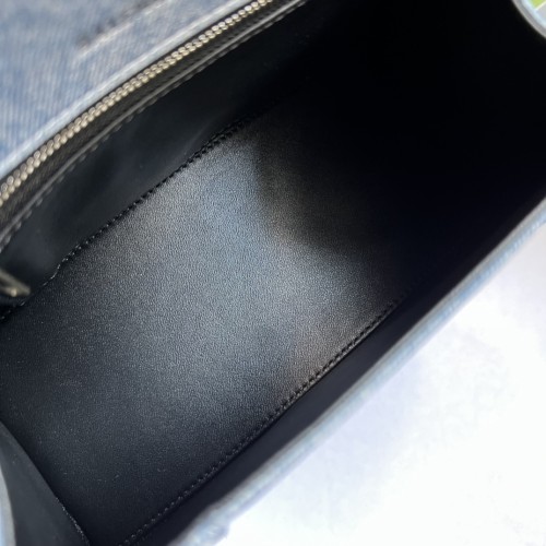  Handbag  Gucci 593546 size  23*15*10 cm