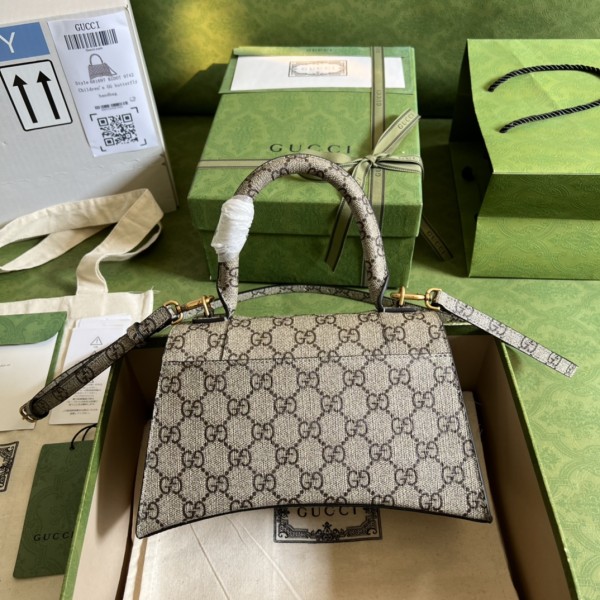 Handbag Gucci 681697-KGD0T-9742 size 22.5*10*14.5 cm