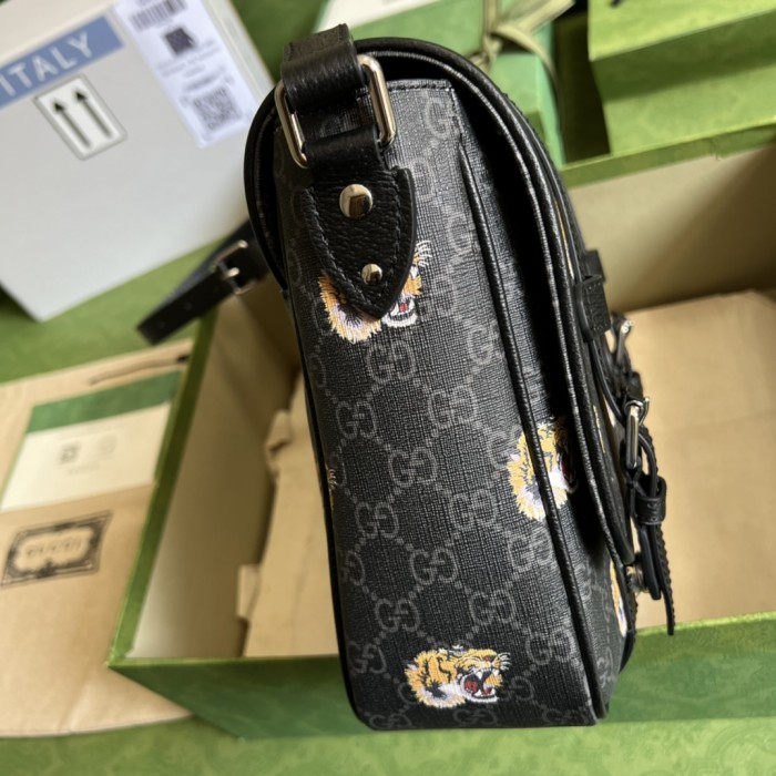  Handbag  Gucci 658542 size  28*24*8.5  cm