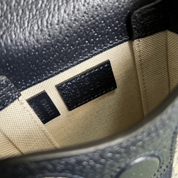  Handbag   Gucci 696056 size 11x 18x 5 cm