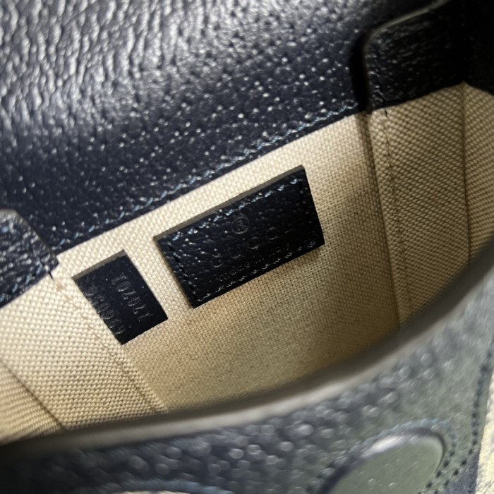  Handbag   Gucci 696056 size 11x 18x 5 cm