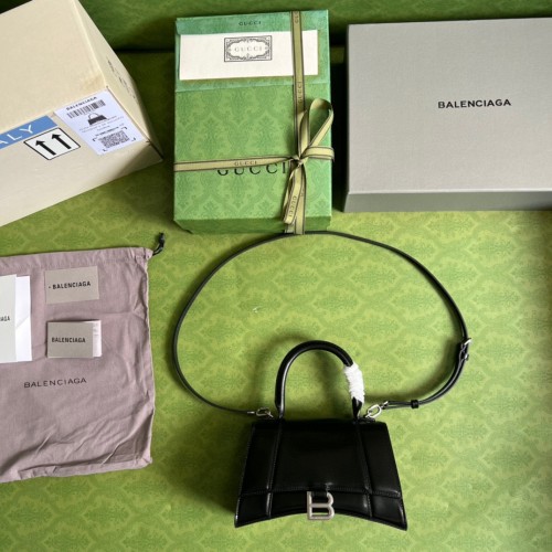 Handbag  Gucci 5935461 size 23*15*10 cm