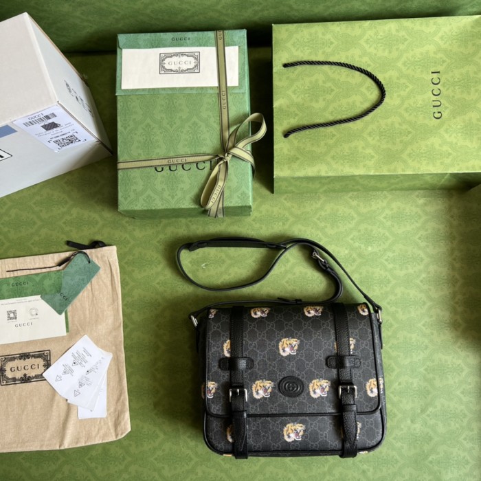  Handbag  Gucci 658542 size  28*24*8.5  cm