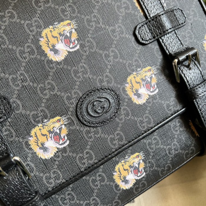  Handbag  Gucci 658542 size  28*24*8.5  cm