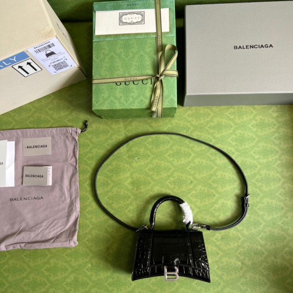  Handbag  Gucci 5928331 size 19*13*8 cm