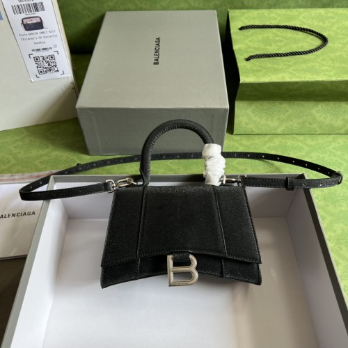  Handbag  Gucci  5928331 size  19*13*8 cm