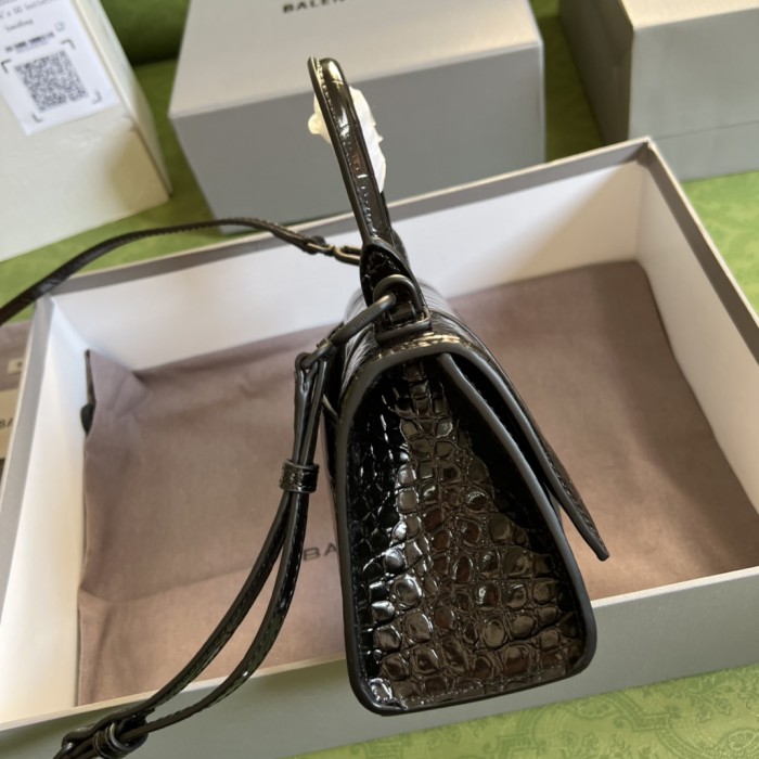  Handbag  Gucci 5928331 size 19*13*8 cm