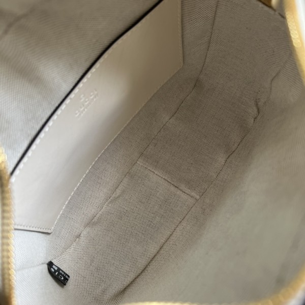  Handbag  Gucci 702234 size 21.5x 17x 7.5 cm