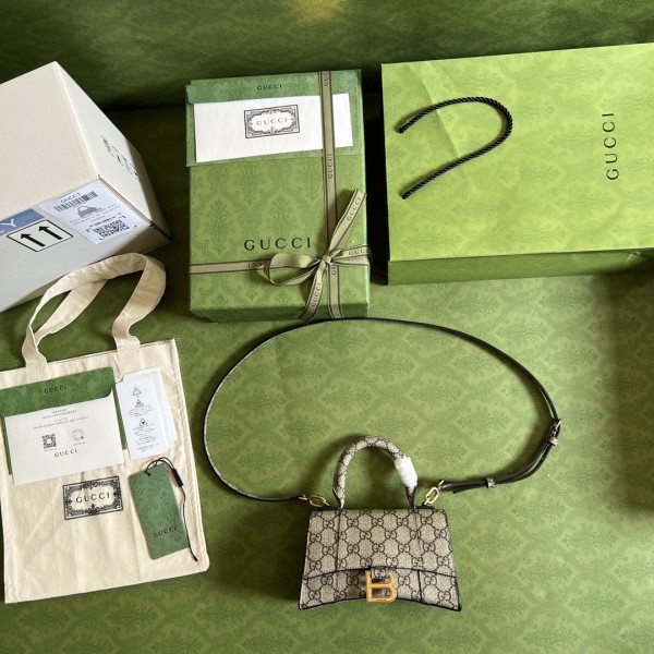  Handbag  Gucci 681695 size  19 cm