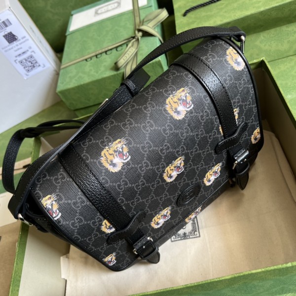  Handbag  Gucci 658542 size  28*24*8.5  cm