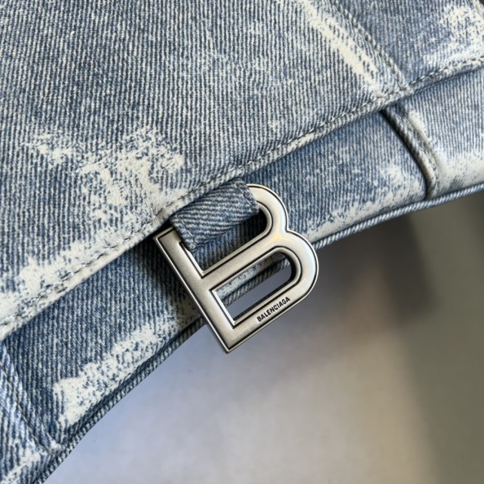  Handbag  Gucci 593546 size  23*15*10 cm