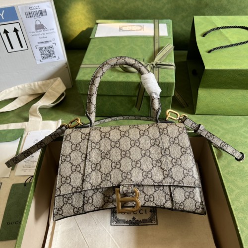 Handbag Gucci 681697-KGD0T-9742 size 22.5*10*14.5 cm