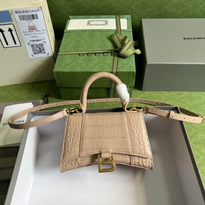  Handbag  Gucci 5928331 size 19*13*8 cm