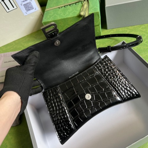  Handbag  Gucci 5935461 size 23*15*10 cm