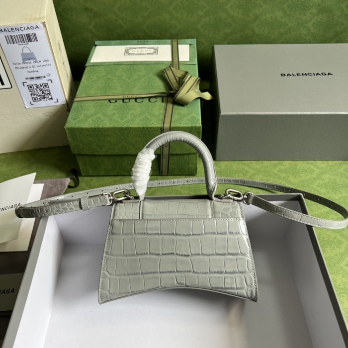 Handbag  Gucci 5928331 size  19*13*8 cm