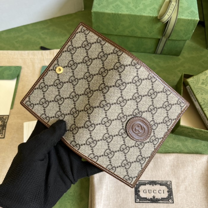  Handbag  Gucci 724562 size 10.5*14.5 cm 