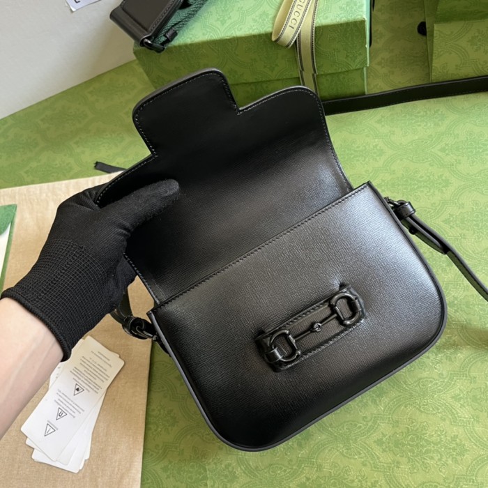  Handbag  Gucci 726226 size 20.5*14.5*5  cm