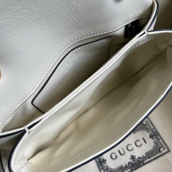  Handbag Gucci 698643 size 22*13*5.5 cm