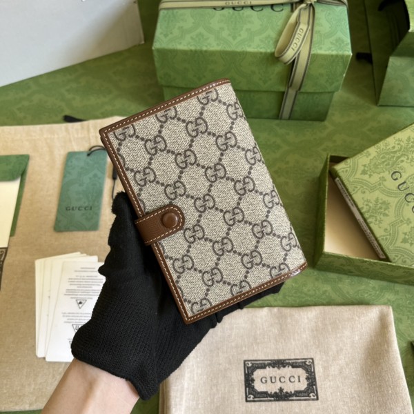  Handbag  Gucci 724562 size 10.5*14.5 cm 